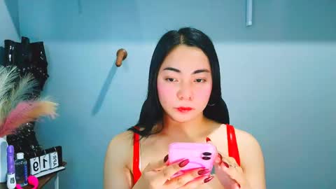 xxslutty kim online show from April 19, 1:22 pm
