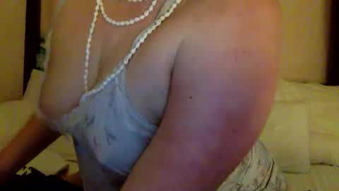 Snapshot of xxtina69x chatting on February 17, 4:17 pm yayalala online show from February 17, 4:17 pm