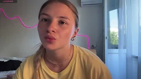 xxxkamilaxxx online show from July 3, 1:28 pm