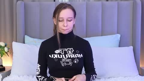 ya_siro online show from April 9, 3:17 pm