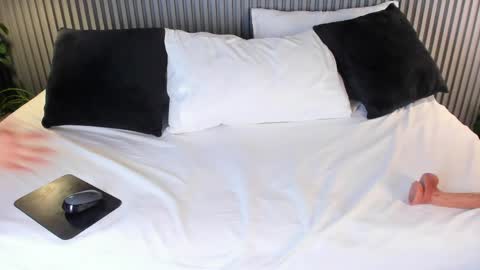 Yalezka online show from April 11, 6:30 am