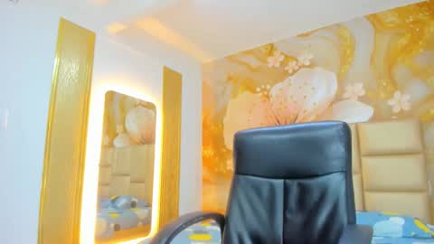 Naomi online show from February 18, 8:19 pm