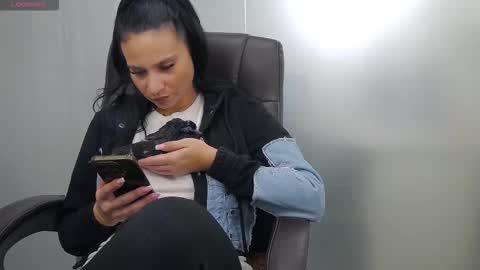 Snapshot of yaraxcox chatting on October 21, 3:43 am Yara online show from October 21, 3:43 am