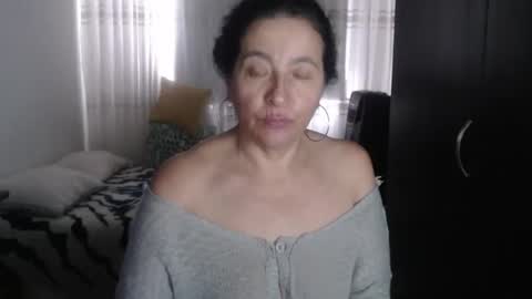 Snapshot of yasmin_love85 chatting on January 10, 3:48 pm yasmin_love85 online show from January 10, 3:48 pm
