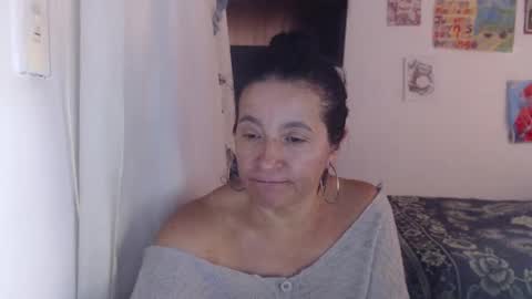 Snapshot of yasmin_love85 chatting on January 24, 5:00 pm yasmin_love85 online show from January 24, 5:00 pm