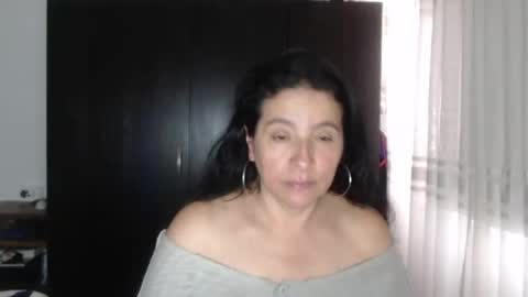 Snapshot of yasmin_love85 chatting on December 16, 4:49 pm yasmin_love85 online show from December 16, 4:49 pm