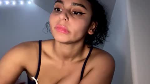 yazzydeleon online show from November 17, 9:32 am