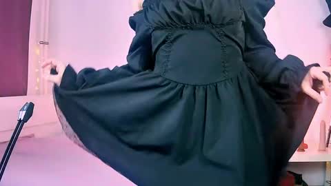 Liya online show from April 11, 4:43 pm