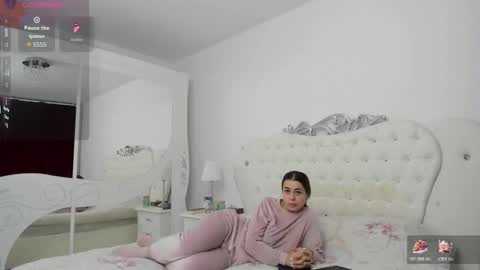 yennefer13 online show from October 31, 9:52 pm