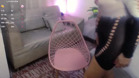 Yeseniaa25  online show from April 15, 2:28 pm