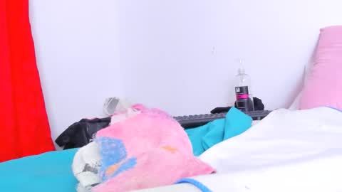 yesicasquirt65 online show from November 27, 5:05 pm