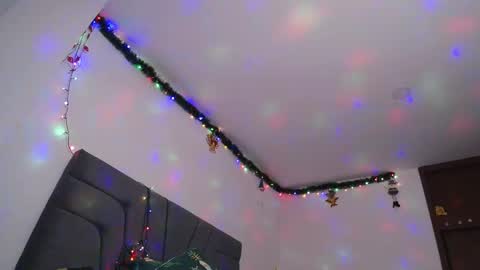 Yiny online show from December 7, 10:34 am