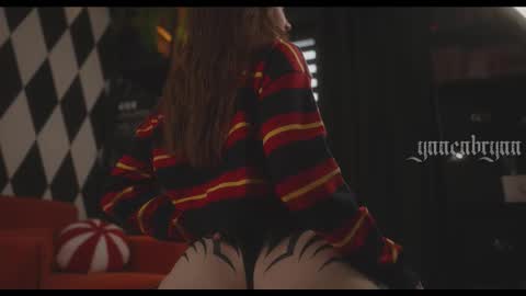 ynnenbrynn online show from November 27, 9:01 am