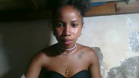 yolandrina05 online show from February 4, 10:29 am