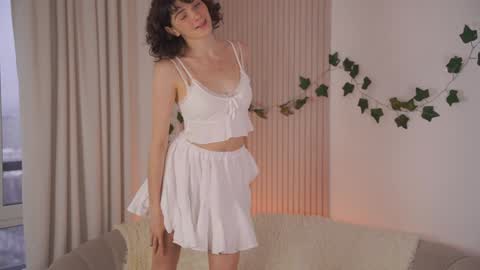 Elizabeth brunette -- Darline blonde  online show from December 20, 7:12 am