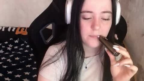 your_8a8y online show from December 17, 10:08 am