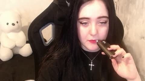 your_8a8y online show from December 25, 8:51 am