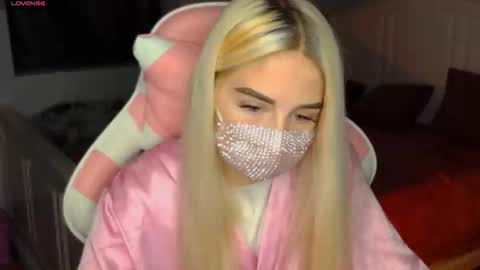 Snapshot of your___barbie chatting on January 5, 9:03 pm Barbie online show from January 5, 9:03 pm