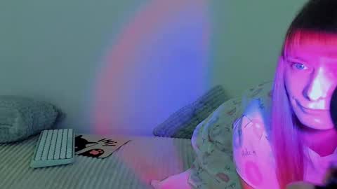 Lily online show from December 19, 6:27 am