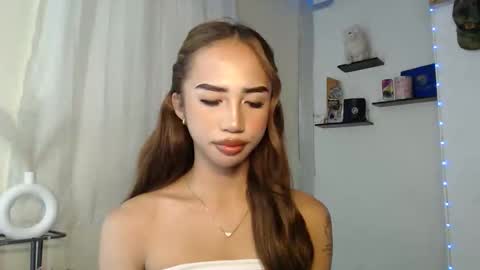 your_girl_cessxoxo online show from April 18, 9:01 am