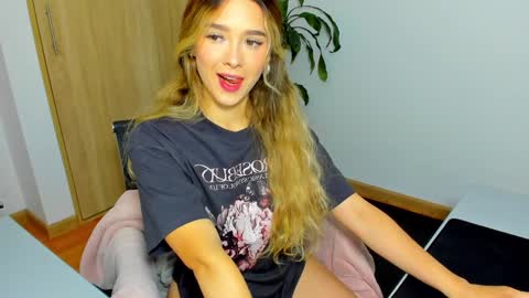 your_little_ online show from January 22, 9:57 am