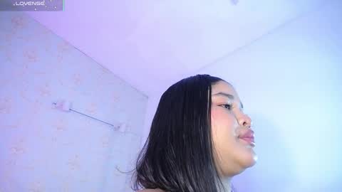 Leah online show from April 8, 1:35 pm