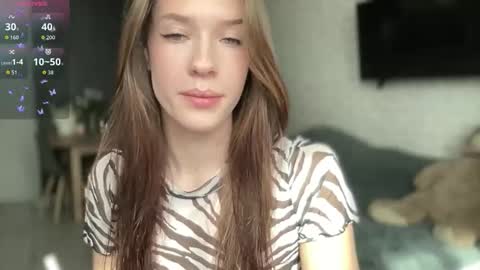 Mia  online show from April 6, 9:10 am
