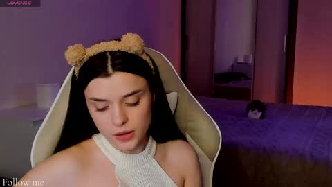 Anikka online show from April 14, 4:18 pm