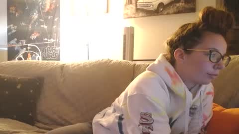 angel online show from December 12, 2:33 pm