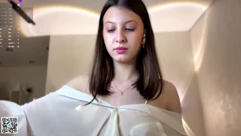 Emilia online show from April 18, 7:07 pm