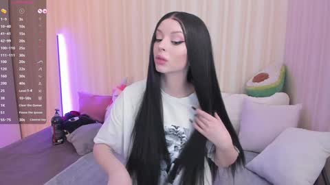 Mary online show from January 27, 7:45 am