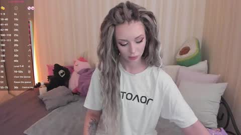 Mary online show from February 11, 8:26 am