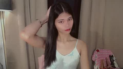 Vivian online show from March 3, 9:54 pm