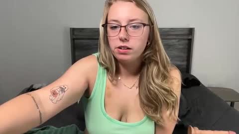 Snapshot of yourfunamanda chatting on September 21, 1:37 am Amanda Ivy online show from September 21, 1:37 am