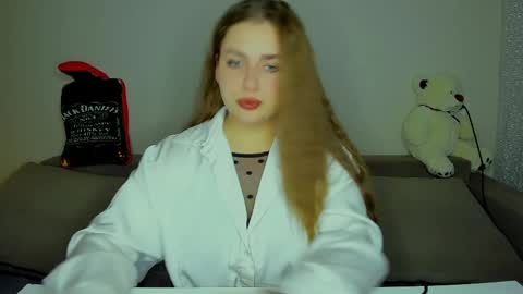 yourgem__ online show from September 9, 7:35 pm