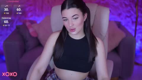 L O L A online show from February 5, 7:44 am