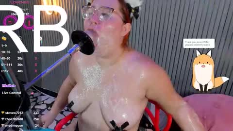 CHLOE online show from March 2, 12:01 pm