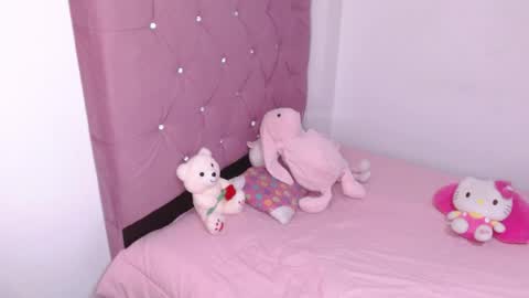 yourprivateslut online show from April 15, 11:38 pm