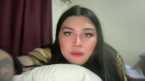 Yanahh online show from April 7, 8:00 pm