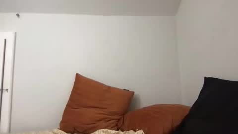 YoursTrulyBella online show from April 1, 2:12 am