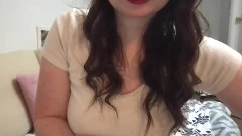 YoursTrulyBella online show from January 15, 3:34 am