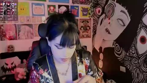    rawr   Anne Independent model      online show from October 28, 11:31 pm