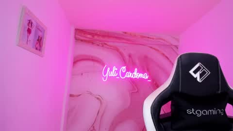 Yuliet online show from April 13, 7:47 pm