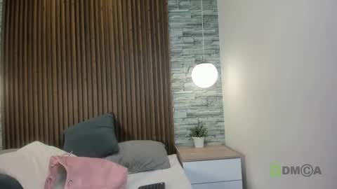 yulievans online show from December 31, 10:12 pm