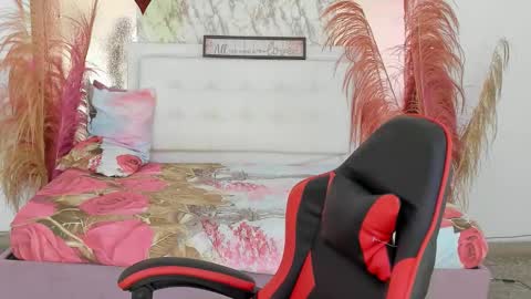 Yulisa online show from December 13, 8:04 pm