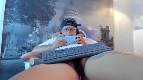 Snowflake online show from October 3, 4:17 am