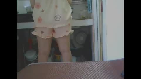 yumi123_ online show from November 24, 2:02 am