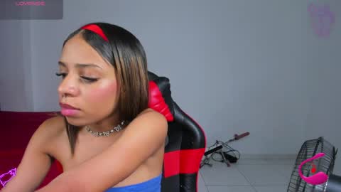 yumi_hanna online show from April 5, 4:55 am