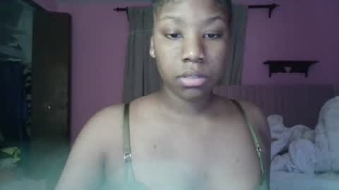 yummygirl659346 online show from August 7, 11:45 pm
