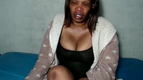 yummytittsxx online show from February 16, 3:37 am